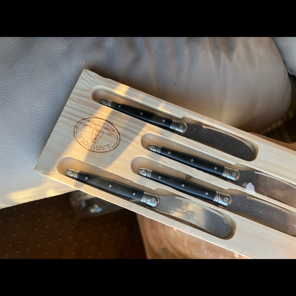 LAGUIOLE - France - 4 Piece Cheese Set, - Black and Silver Handles, - Picture 4 of 5